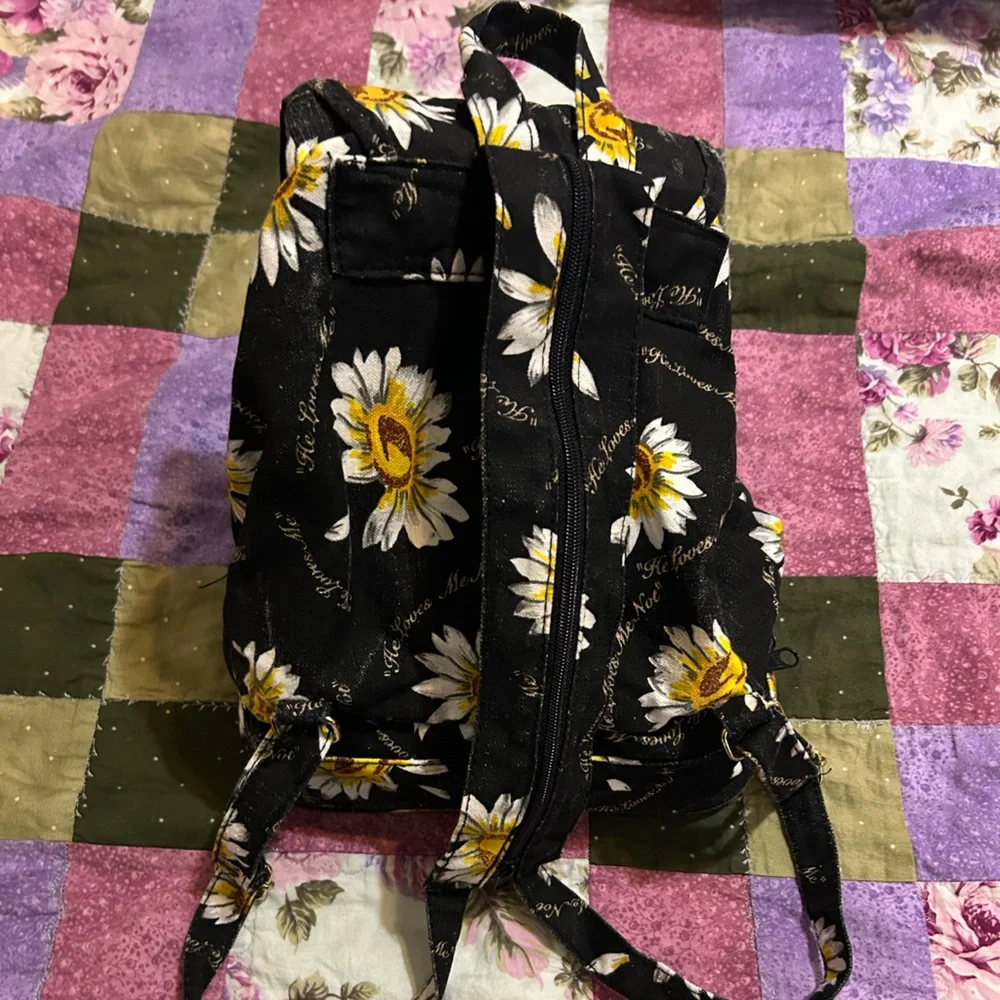 Sassaby Daisy Vintage 90’s‎ backpack makeup bag